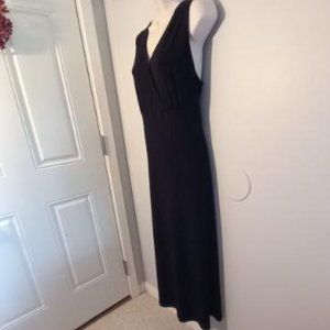 Long (Maxi) sleeveless black dress